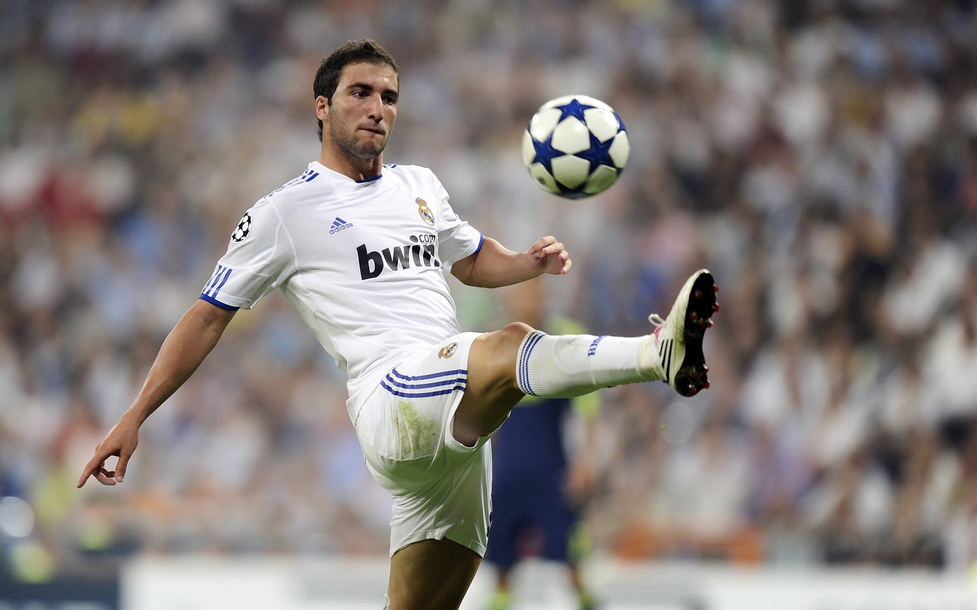 九游游戏-蔚蓝海岸的巅峰对决,特奥关键时刻挺身而出,法国在尼斯决胜登顶